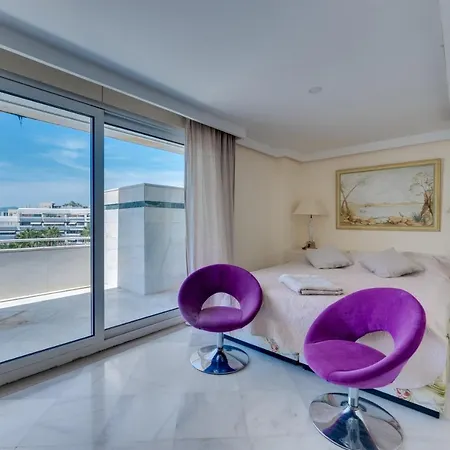 Centre 3 Bed Apt - Beachfront - Sea Views Marbella
