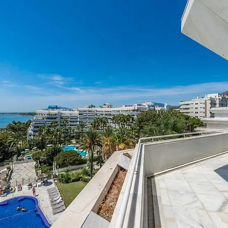 Centre 3 Bed Apt - Beachfront - Sea Views Marbella