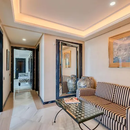 Centre 3 Bed Apt - Beachfront - Sea Views * Marbella