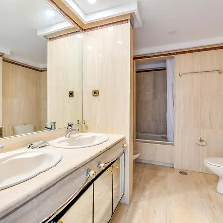 Apartment Centre 3 Bed Apt - Beachfront - Sea Views Marbella