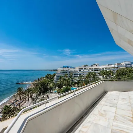 Apartment Centre 3 Bed Apt - Beachfront - Sea Views *