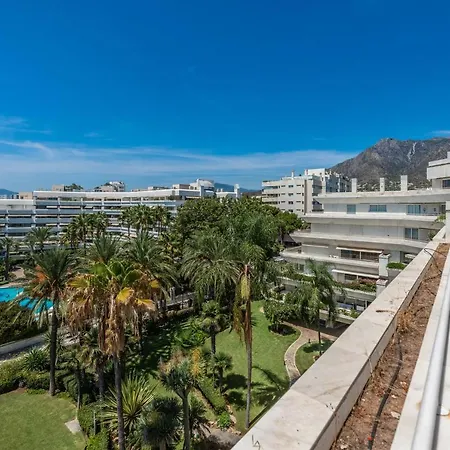Centre 3 Bed Apt - Beachfront - Sea Views