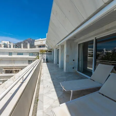 Centre 3 Bed Apt - Beachfront - Sea Views Marbella