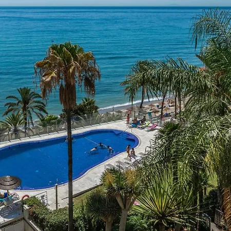 Centre 3 Bed Apt - Beachfront - Sea Views